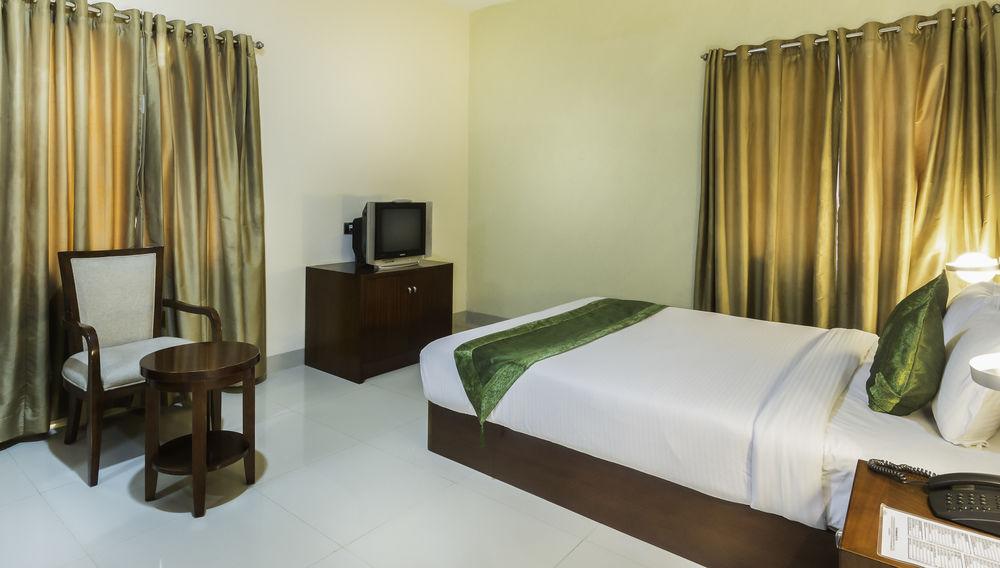 Oyo Townhouse 9 Hitech City ไฮเดอราบัด ภายนอก รูปภาพ