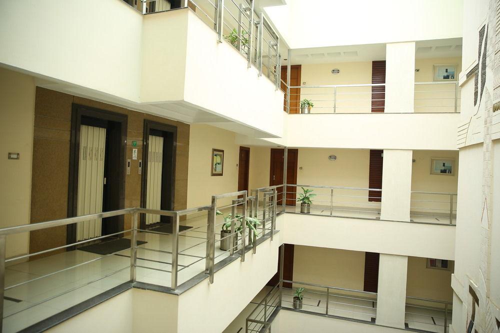 Oyo Townhouse 9 Hitech City ไฮเดอราบัด ภายนอก รูปภาพ