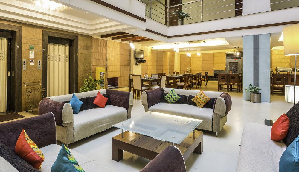 Oyo Townhouse 9 Hitech City ไฮเดอราบัด ภายนอก รูปภาพ