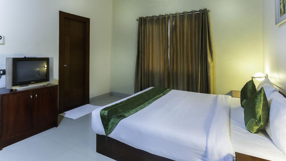 Oyo Townhouse 9 Hitech City ไฮเดอราบัด ภายนอก รูปภาพ