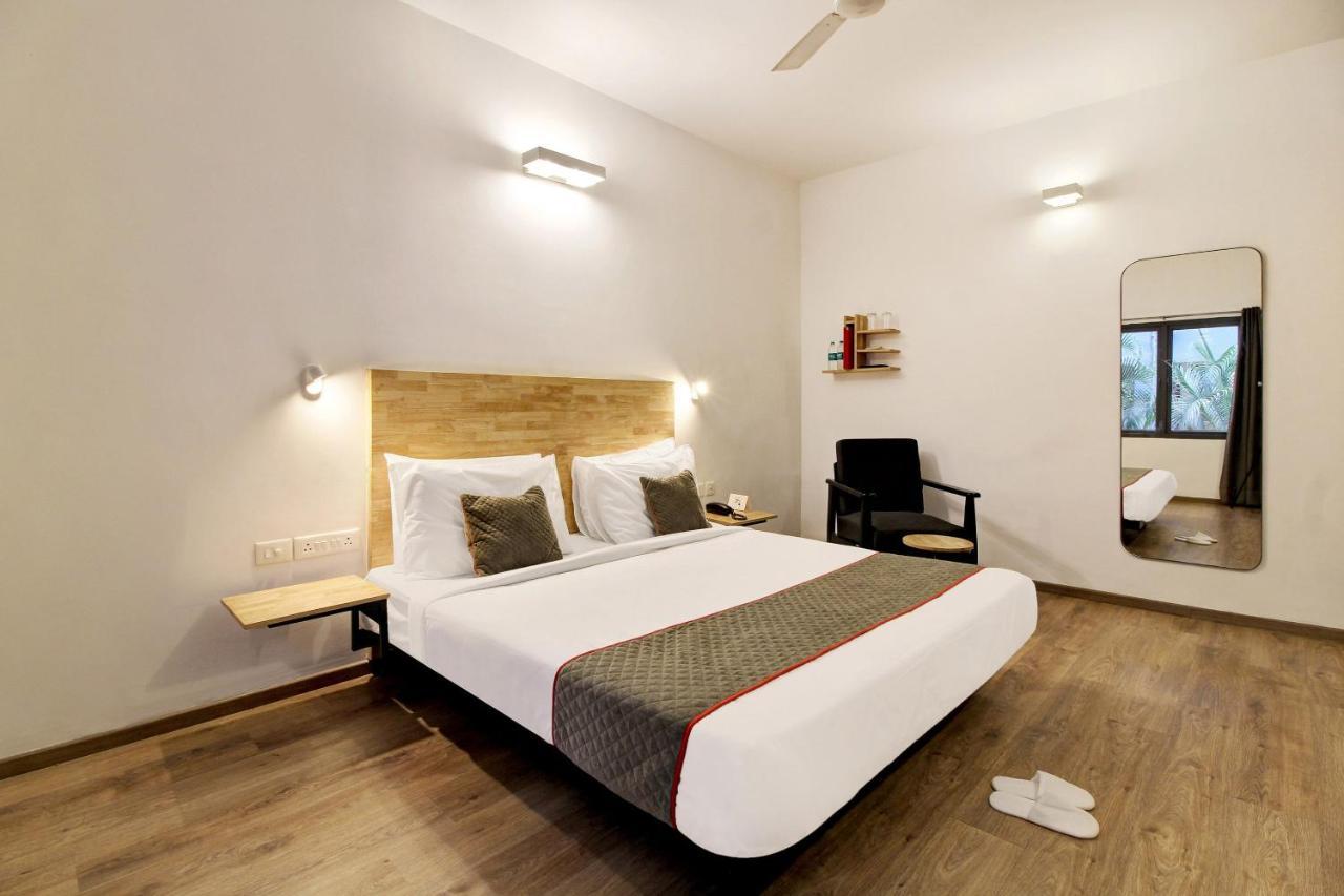 Oyo Townhouse 9 Hitech City ไฮเดอราบัด ภายนอก รูปภาพ
