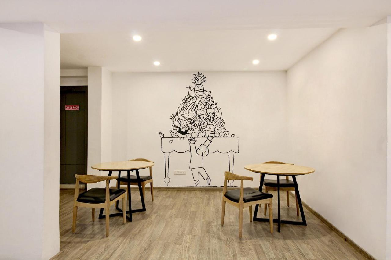 Oyo Townhouse 9 Hitech City ไฮเดอราบัด ภายนอก รูปภาพ