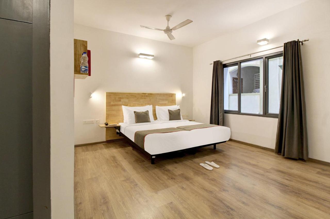 Oyo Townhouse 9 Hitech City ไฮเดอราบัด ภายนอก รูปภาพ