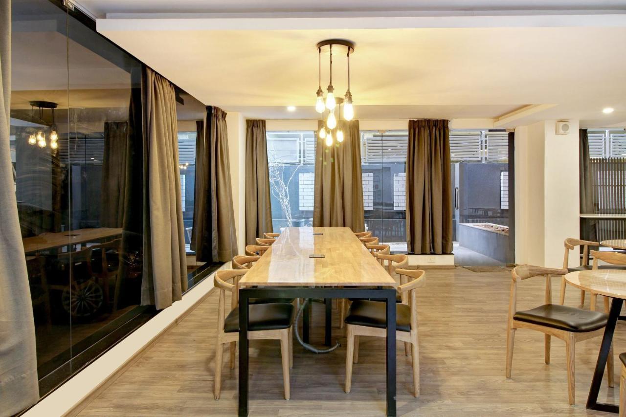 Oyo Townhouse 9 Hitech City ไฮเดอราบัด ภายนอก รูปภาพ
