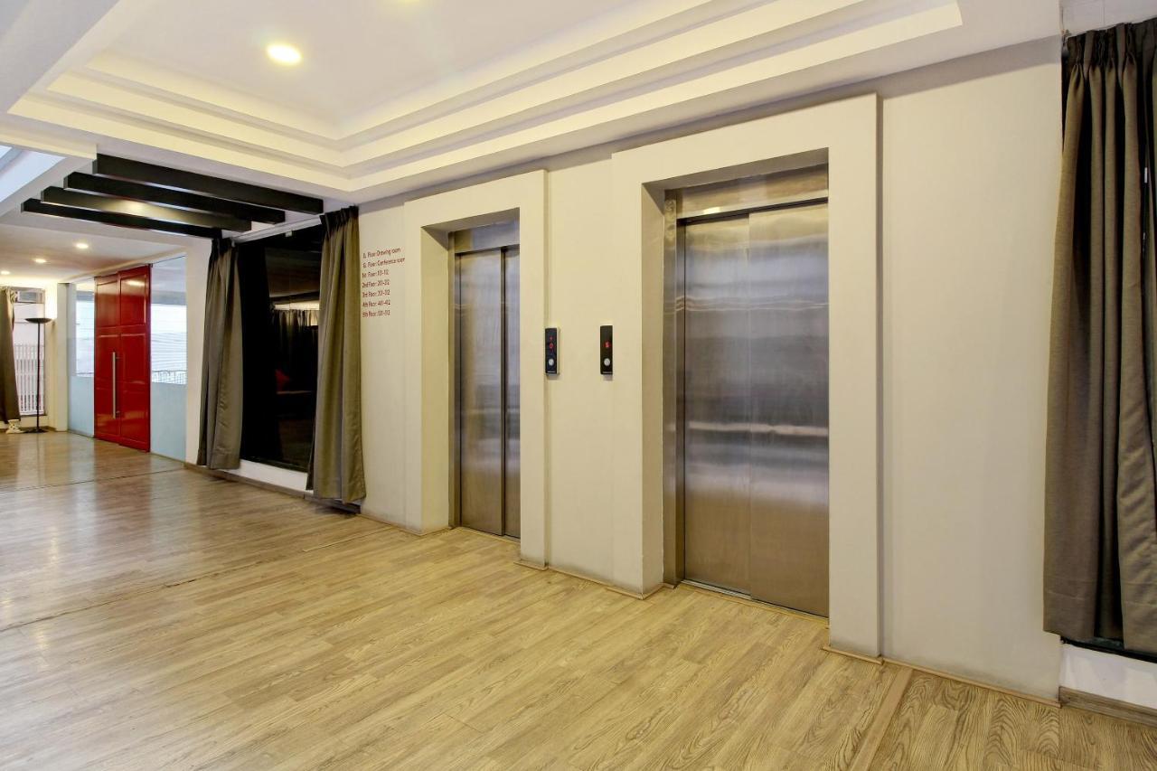 Oyo Townhouse 9 Hitech City ไฮเดอราบัด ภายนอก รูปภาพ