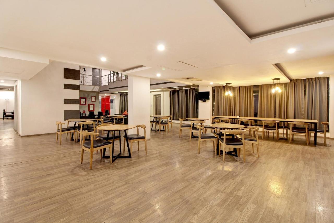 Oyo Townhouse 9 Hitech City ไฮเดอราบัด ภายนอก รูปภาพ