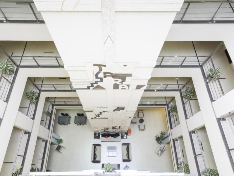 Oyo Townhouse 9 Hitech City ไฮเดอราบัด ภายนอก รูปภาพ