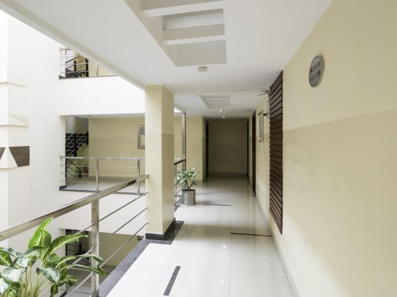 Oyo Townhouse 9 Hitech City ไฮเดอราบัด ภายนอก รูปภาพ